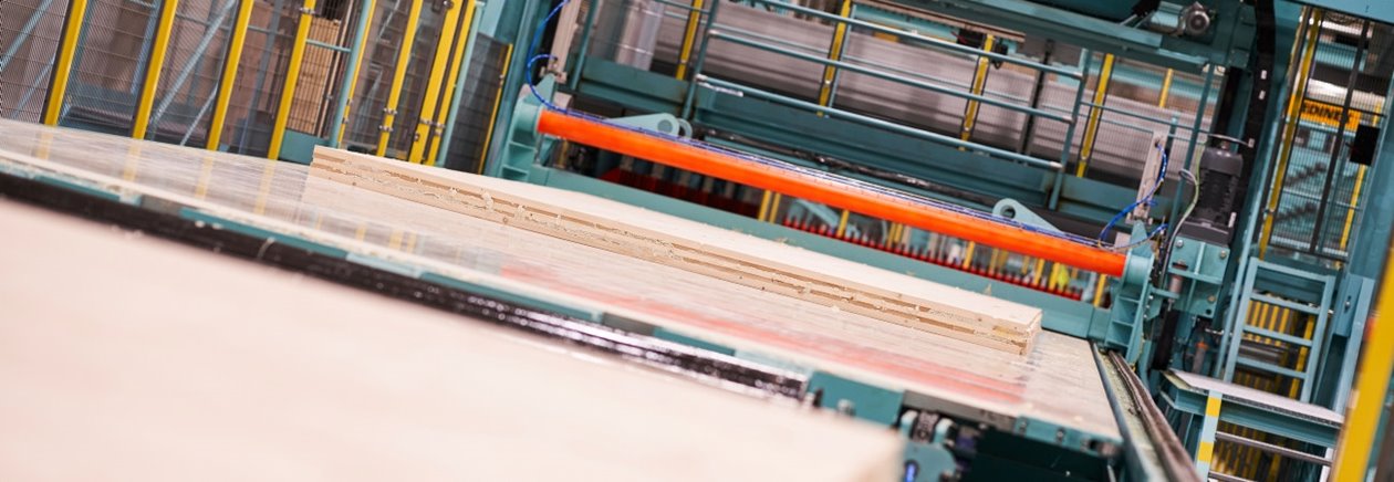 Södra Building Systems press och limning Fabrik 1