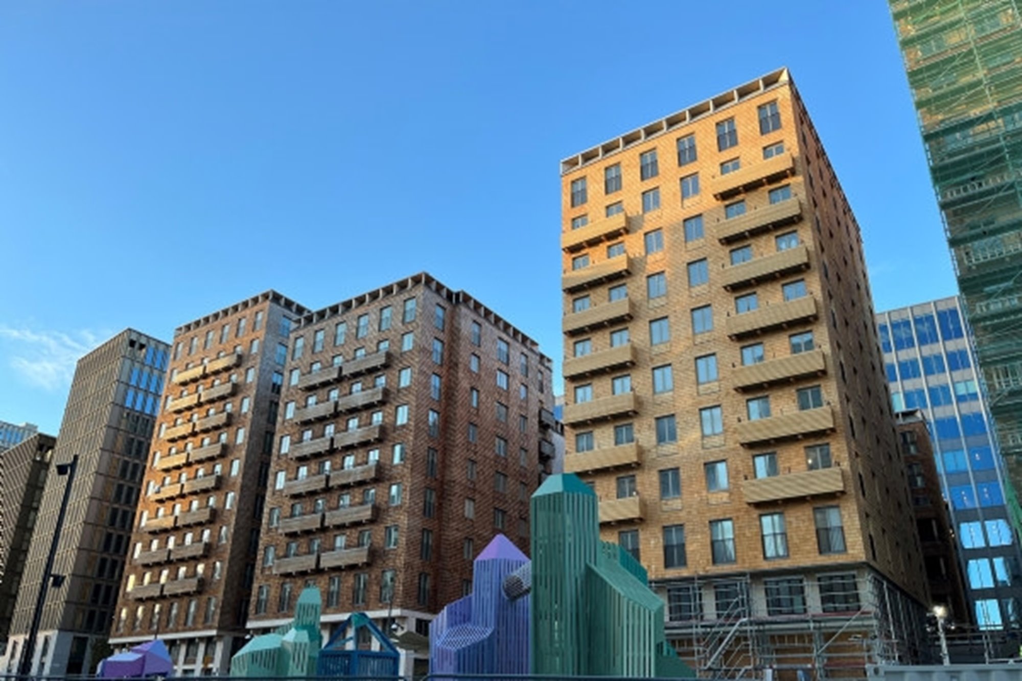 Cederhuset klätt med Cederspån från SBP