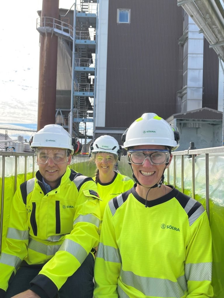 Projekt mikroalger Södra Cell Mönsterås
Olof Hellström, Sustainability Coordinator at Södra Cell Mönsterås
Elin Lindehoff from LNU
Karin Dernegård, Site Manager at Södra Cell Mönsterås.