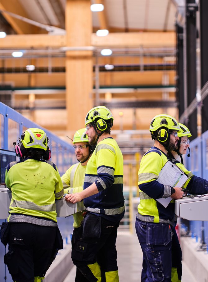 Bilder från produktion av KL-trä i F2