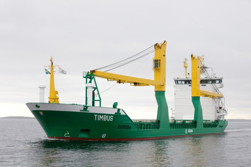 Södras fartyg för transport av massabalar.