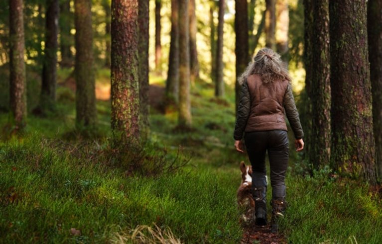 Kampanjbilder från kampanjen Skogslandslaget. Mathilda Clausen Wingårdh medlem i Södra