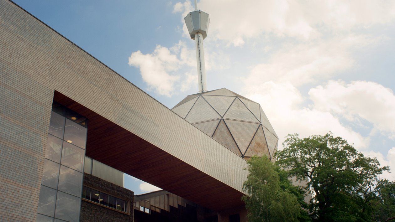 Universeum - fasad i Ceder och stomme i KL-trä