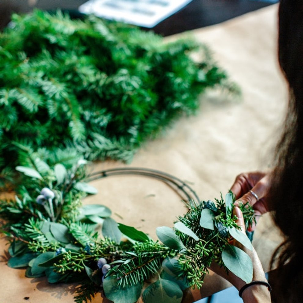 Kransbindning, bild från unsplash