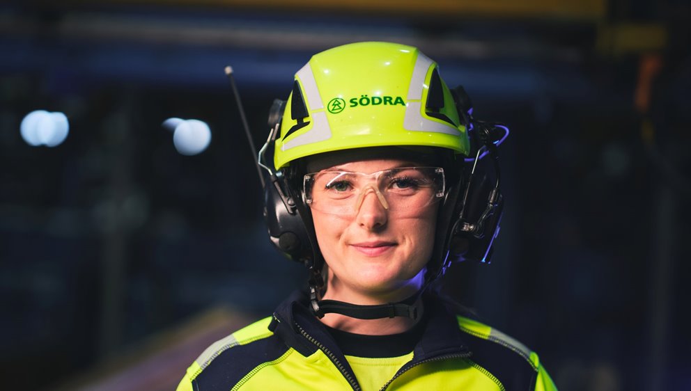 Södra medarbetare med säkerhetsutrustning