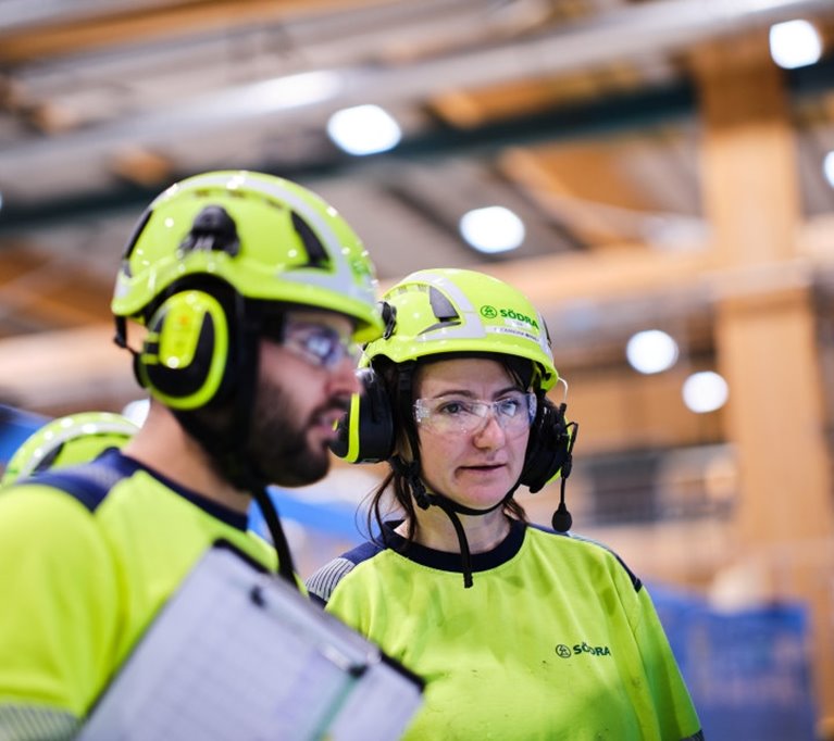 Bilder från produktion av KL-trä i F2 Alexandra Mihali