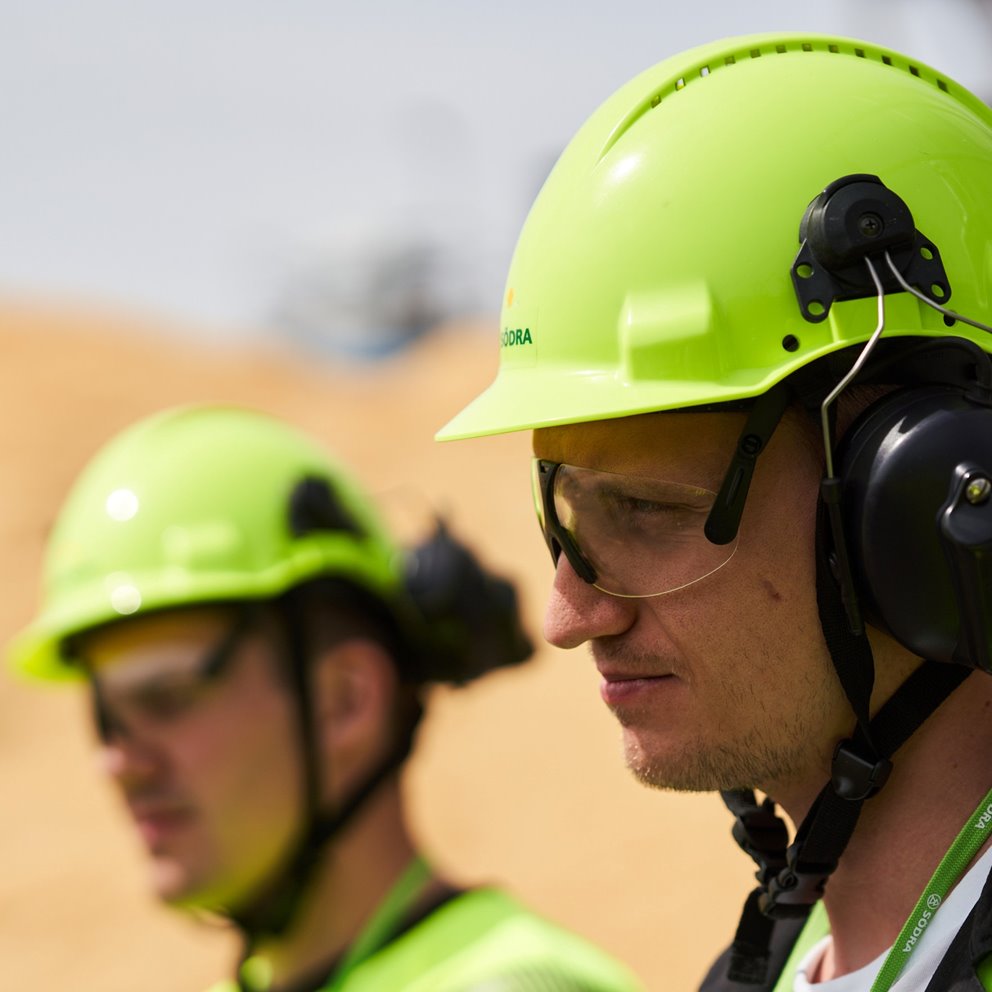 Två studenter på Södras anläggning