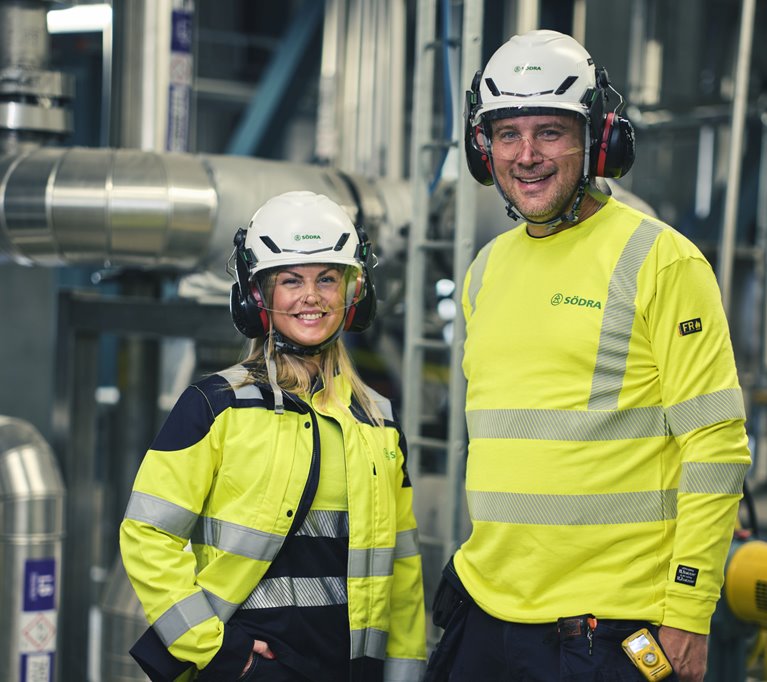 Två Södra medarbetare på industri