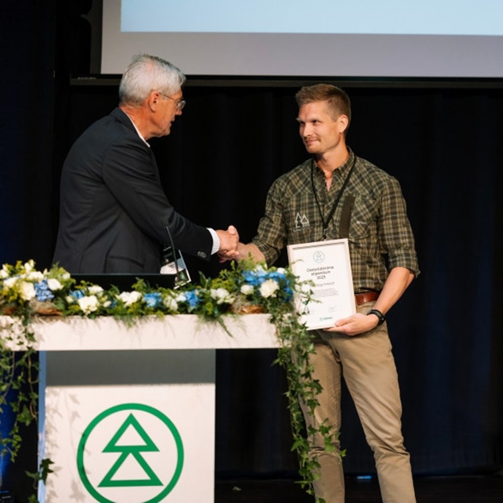 Pristagare av Gösta Edströms stipendium, Anton Åkesson Ryssbygymnasiet och Henrik Nordlund, Ljungby verksamhetsområde 
Södras föreningsstämma 31 maj 2023 i Lund