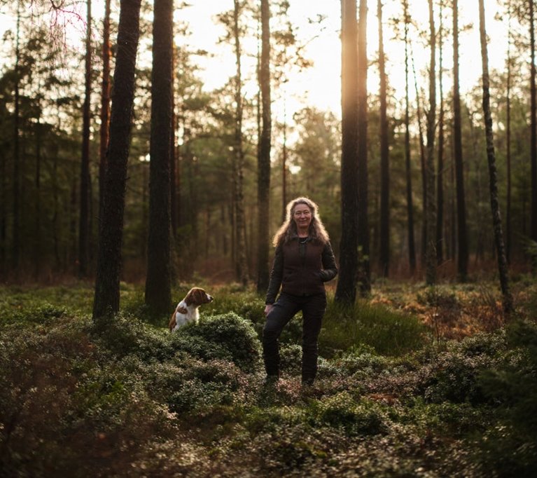 Kampanjbilder från kampanjen Skogslandslaget. Mathilda Clausen Wingårdh medlem i Södra