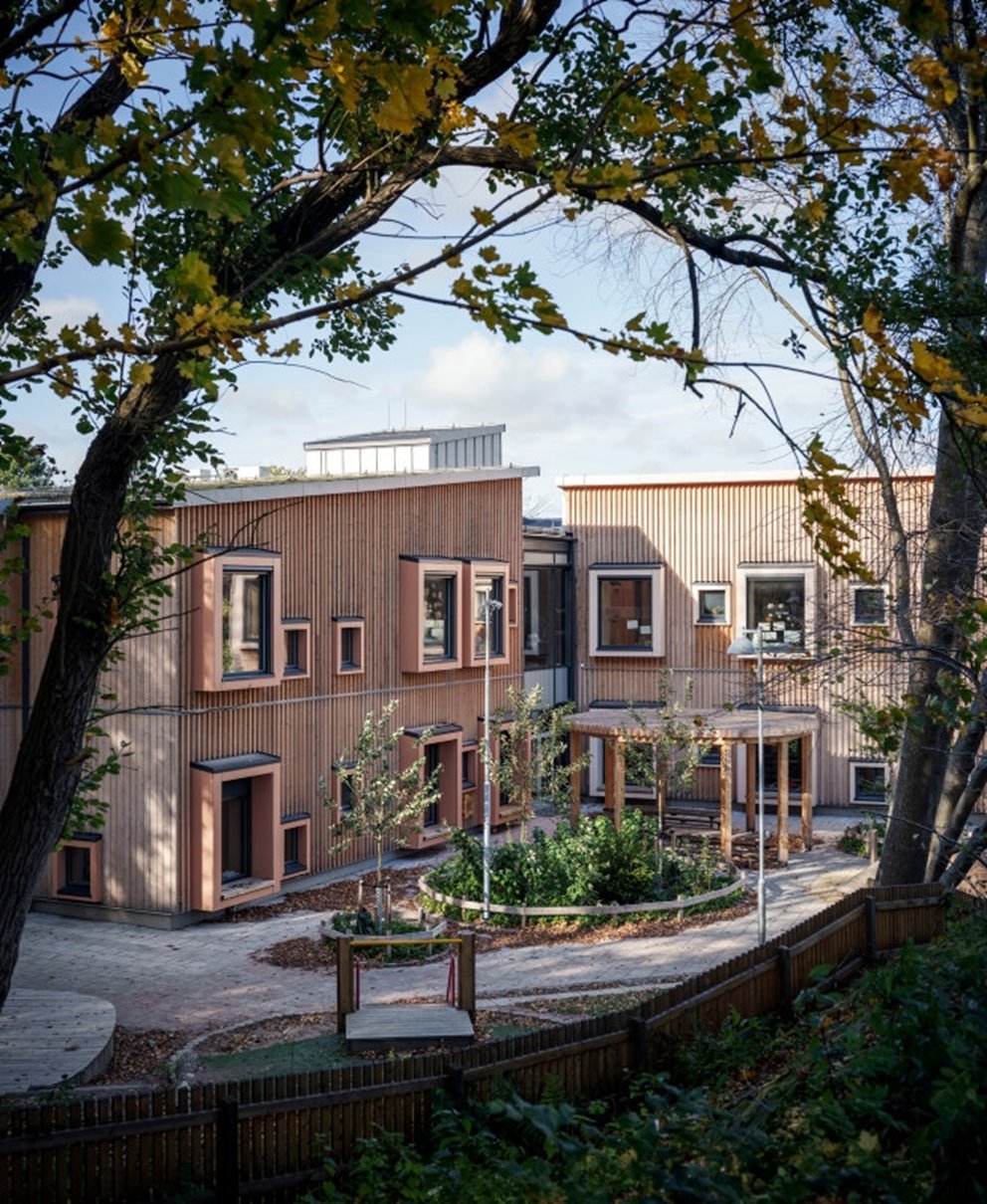 Förskolan hoppet byggd med KL-trä i stomme och som interiört synlig yta. Projekt i Göteborg av Södra Building Systems.