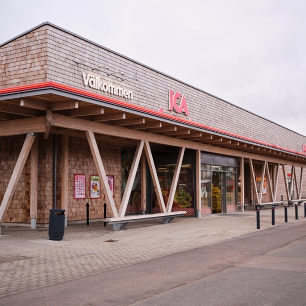 Ica butik i Sjöbo byggd med stomme i KL-trä från Södra