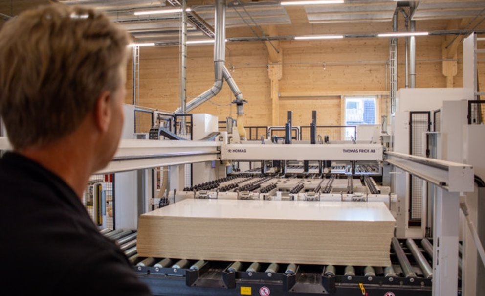Länghemsköks industrilokal i KL-trä