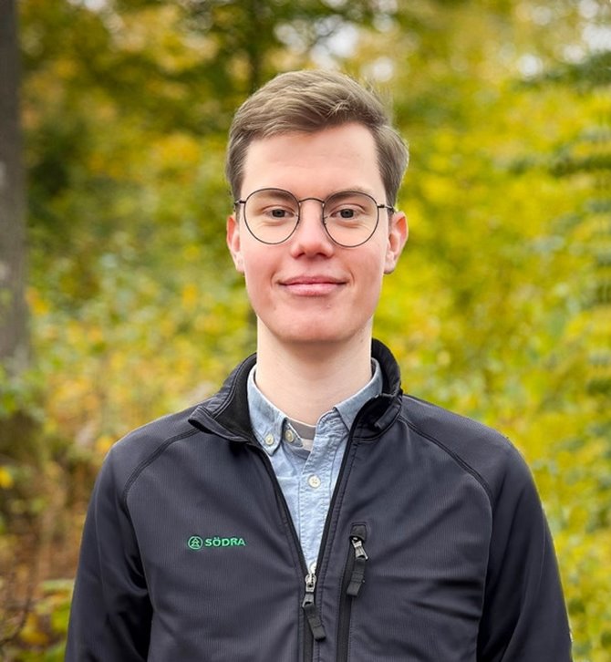 Axel Johnsson, rådgivare Södra Skog. Redigerad bakgrund.
