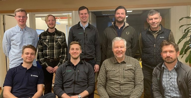 Medlemsteamet i Broby där några saknas på grund av förkylningstider för både vuxna och barn. Bakre raden från vänster: Axel Johnsson, Philip Isaksson, Gustaf Karlström, Jacob Gabrielsson och Roger Nordlund. Främre raden från vänster: Rasmus Olsson, Erik Månsson, Tomas Wessberg och Olle Nilsson Sparv.