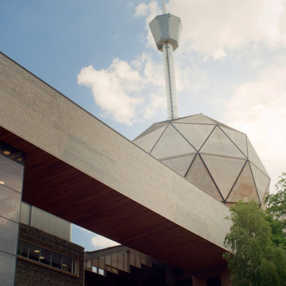 Universeum - fasad i Ceder och stomme i KL-trä