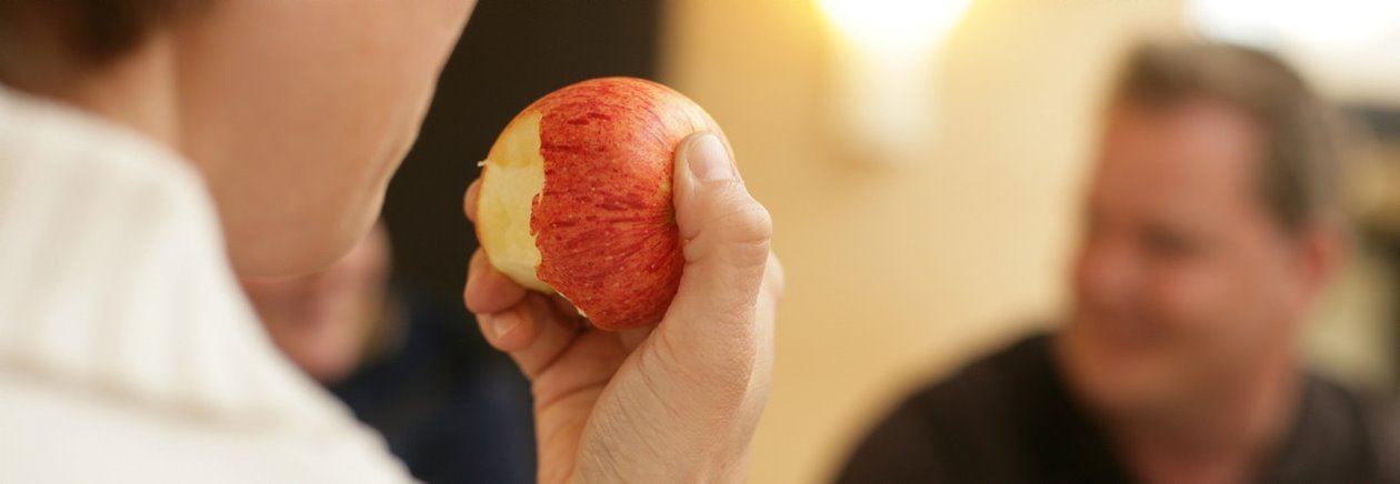 Äpple. Möte. Miljö. Äta. Frukt