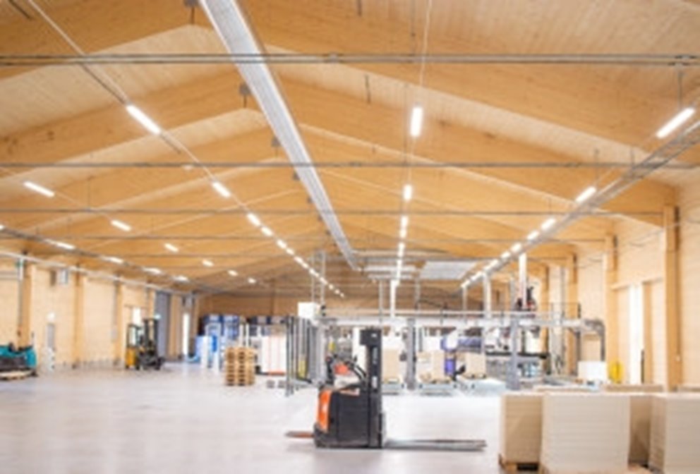 Skogsägaren och medlemmen Torbjörn Engström bygger ut sin fabrik med KL-trä