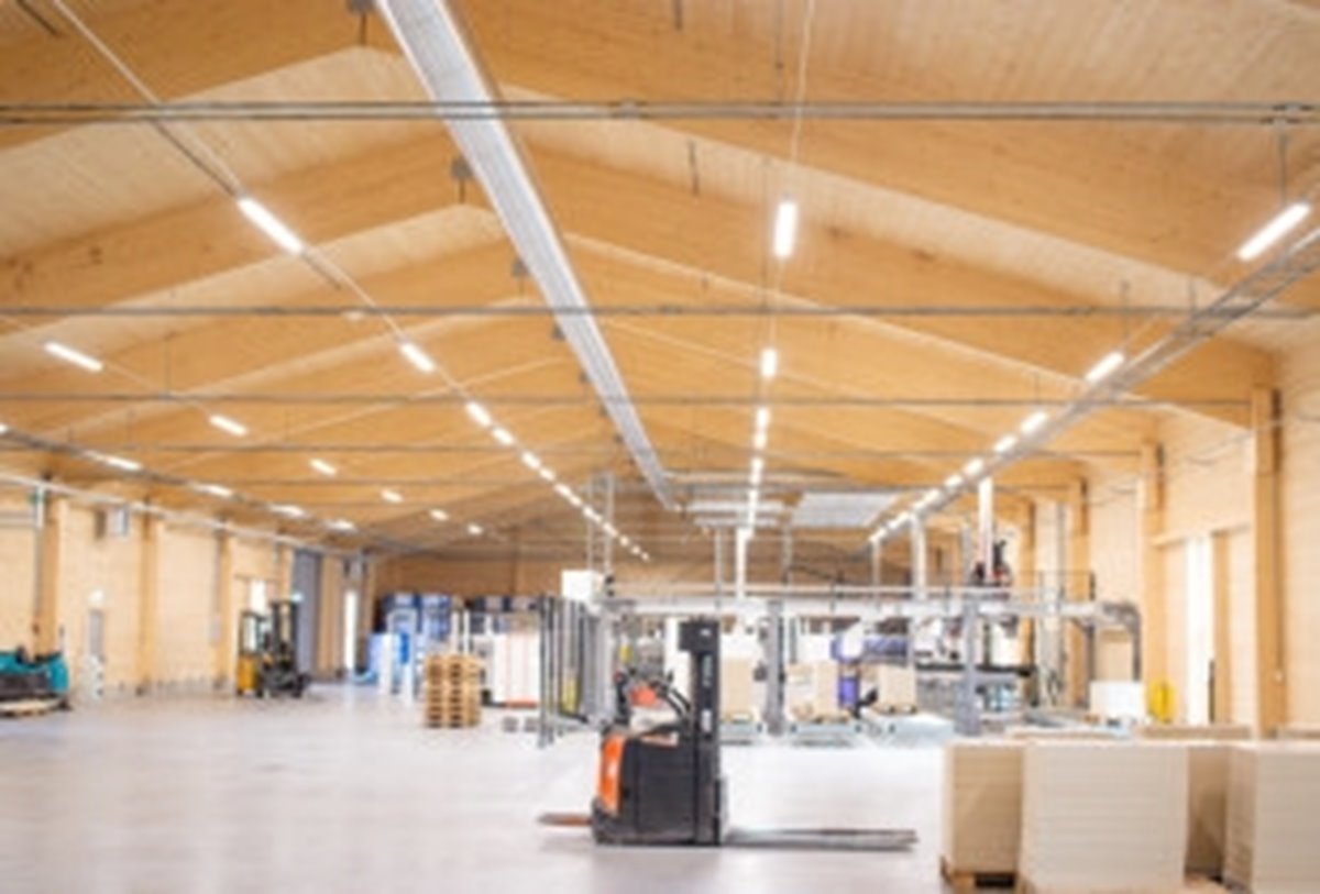 Skogsägaren och medlemmen Torbjörn Engström bygger ut sin fabrik med KL-trä