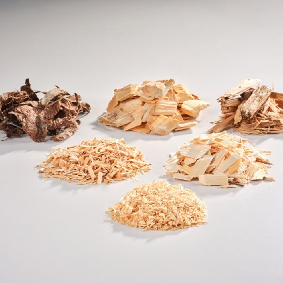 Bark barr, stamvedsflis, skogsflis, pinnflis, torrflis och sågspån