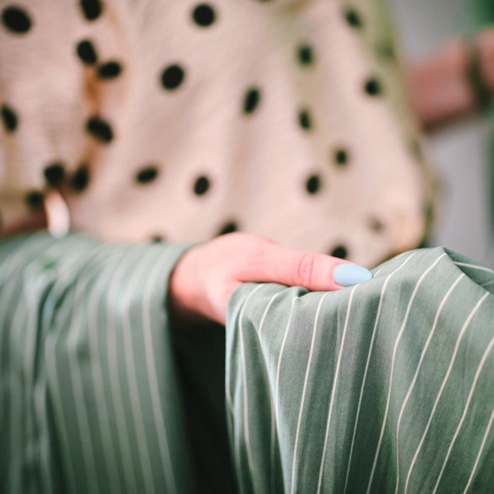 Kläder från återvunnen textil och trä från Södras hållbart brukade skogar. Kläder från Lindex baserade på OnceMore.