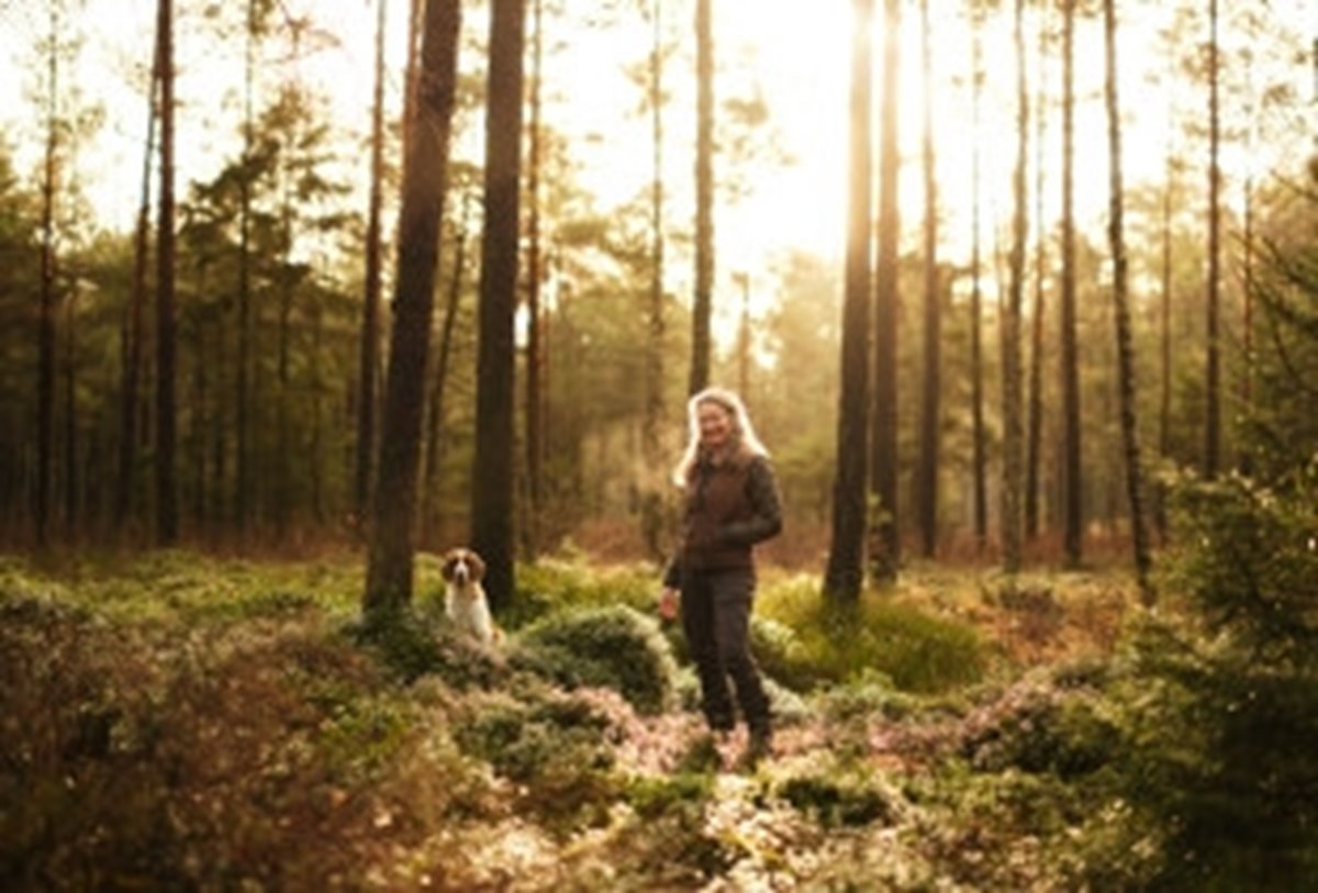 Kampanjbilder från kampanjen Skogslandslaget. Mathilda Clausen Wingårdh medlem i Södra