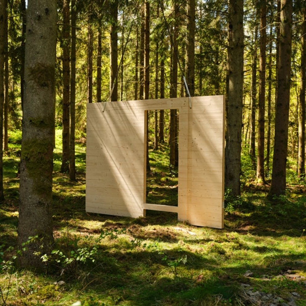 KL-träpanel i skogen