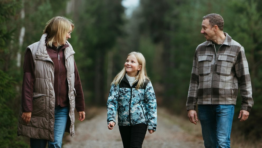 Generationsskifte på Genestorp, Södergård i Värends Nöbbele. Johan och Frida Svensson med dottern Viola