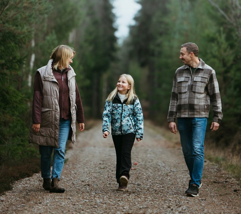 Generationsskifte på Genestorp, Södergård i Värends Nöbbele. Johan och Frida Svensson med dottern Viola