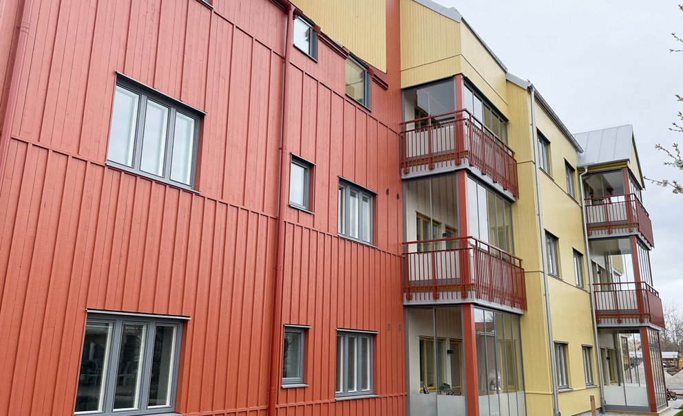 Broby Station, stomme i korslimmat trä