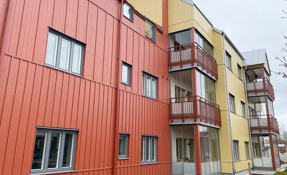 Broby Station, stomme i korslimmat trä